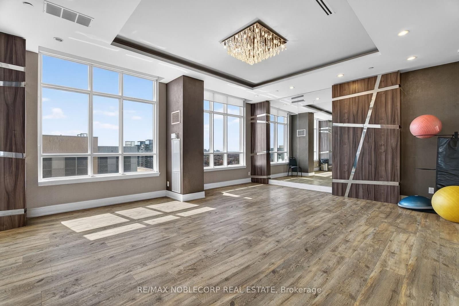 9199 Yonge Street N, Unit 102SE thumbnail 33