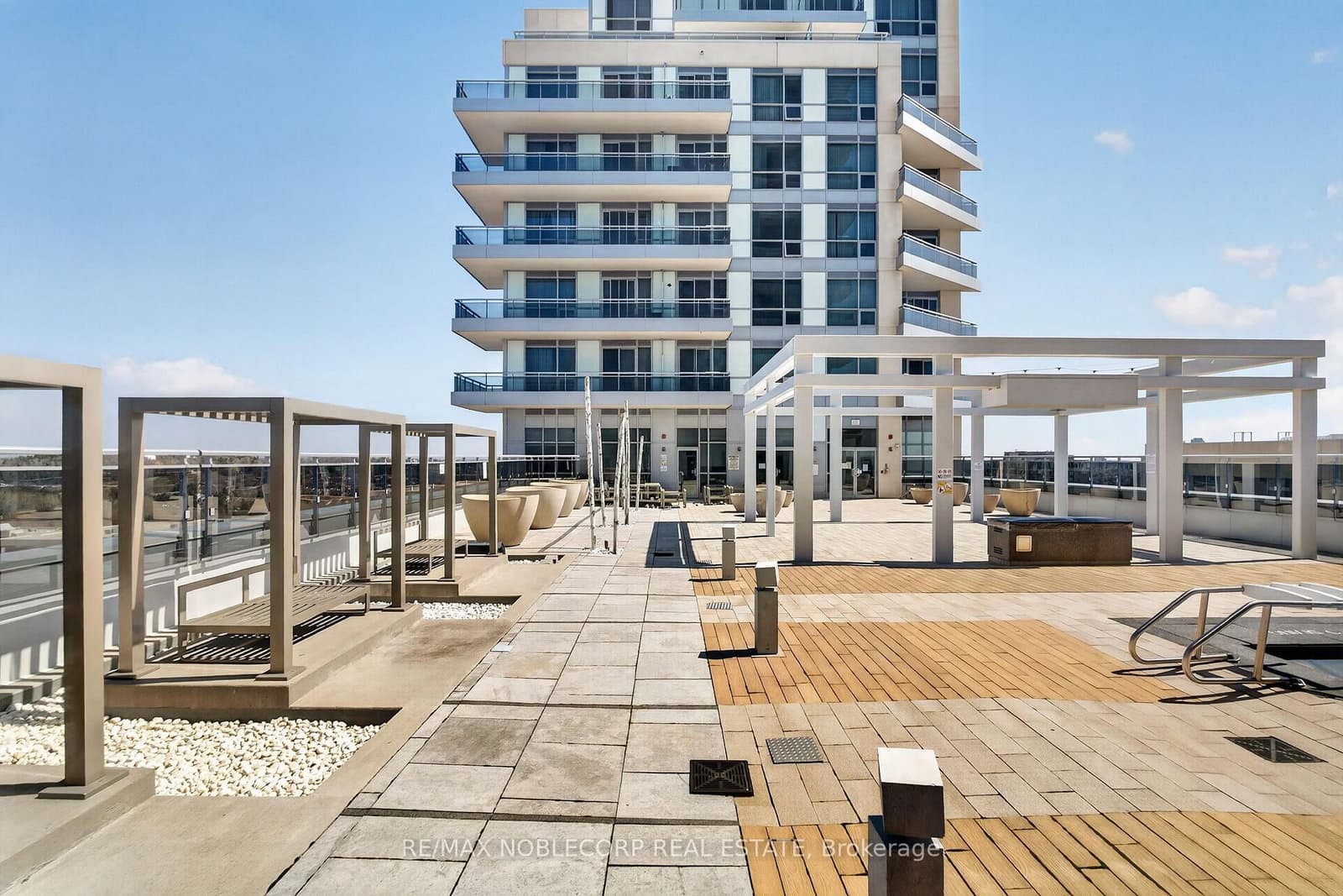 9199 Yonge Street N, Unit 102SE thumbnail 40