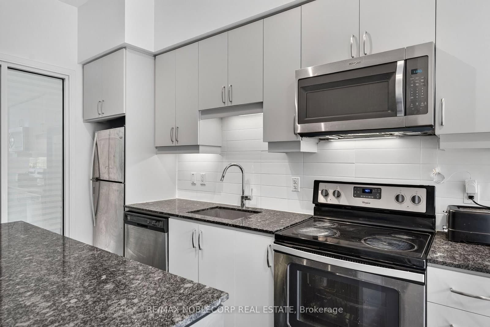 9199 Yonge Street N, Unit 102SE thumbnail 9