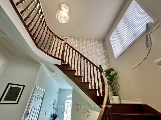 48 Langhorst Crescent thumbnail 13