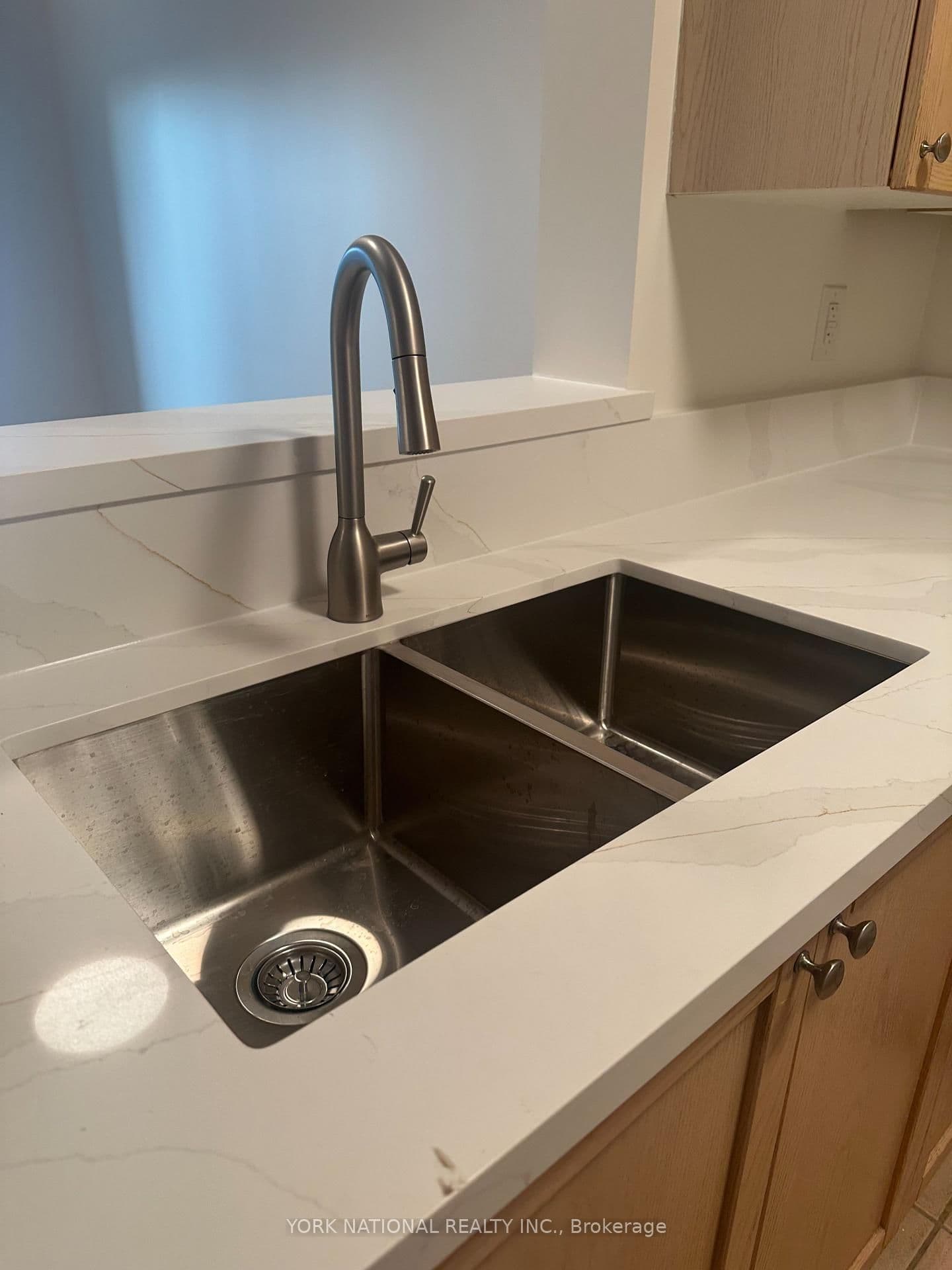 39 Oneida Crescent, Unit 408 thumbnail 12