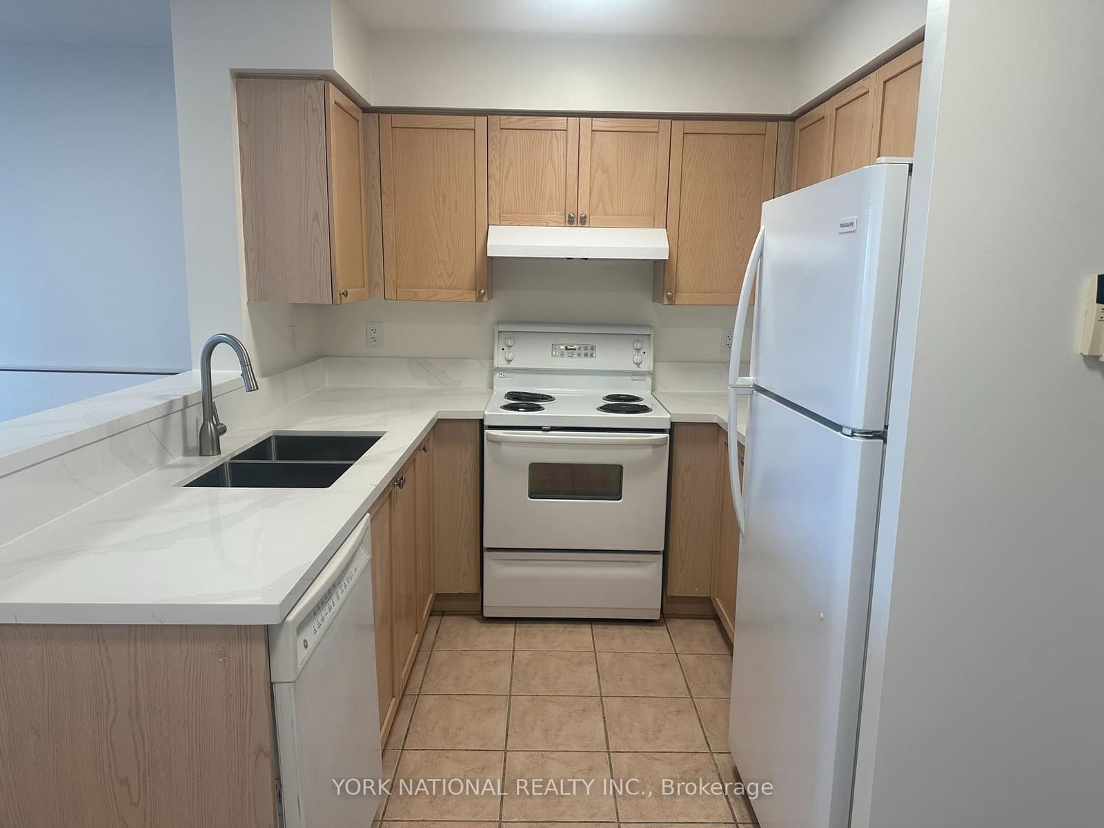 39 Oneida Crescent, Unit 408 thumbnail 18