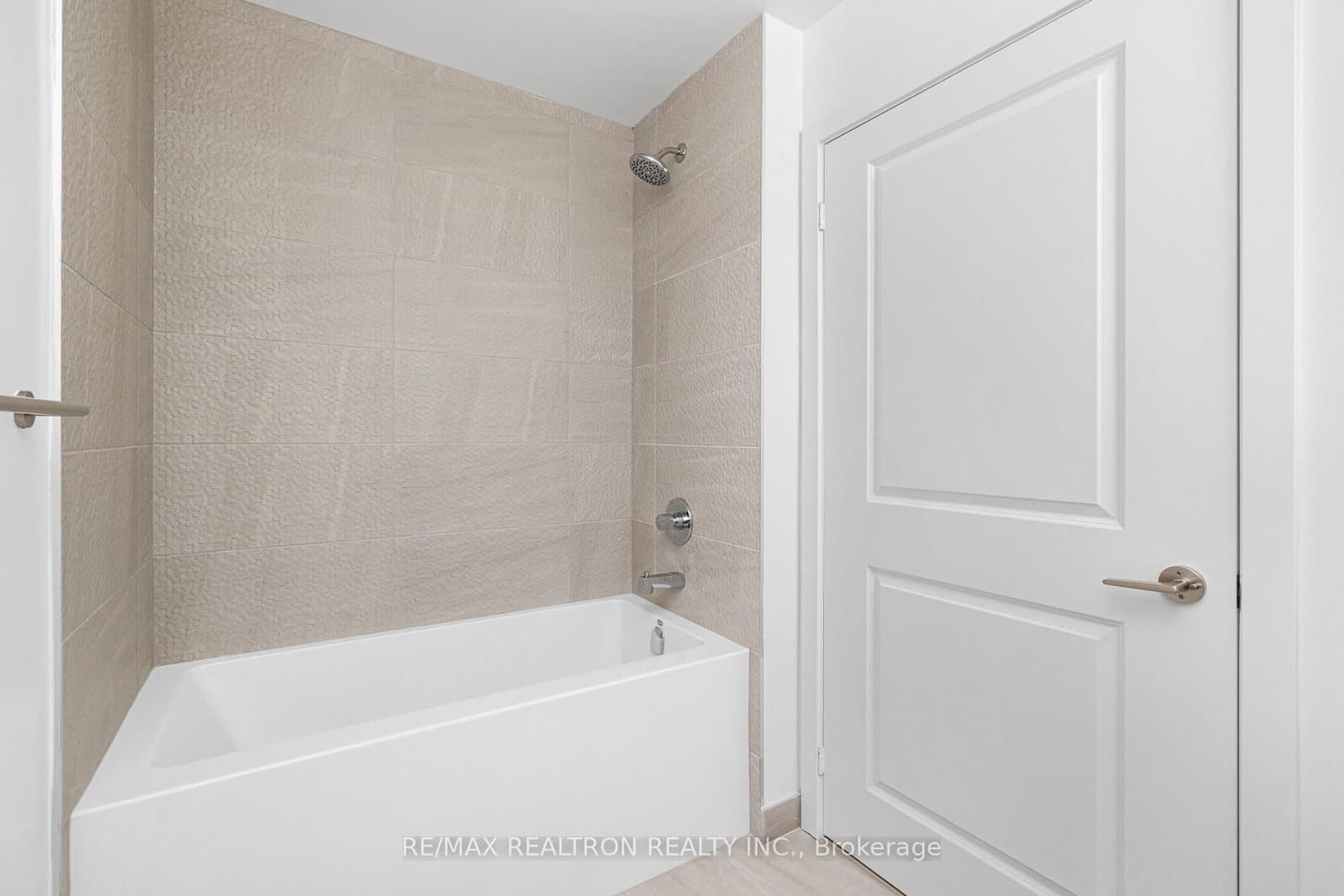 30 Upper Mall Way, Unit A620 thumbnail 4