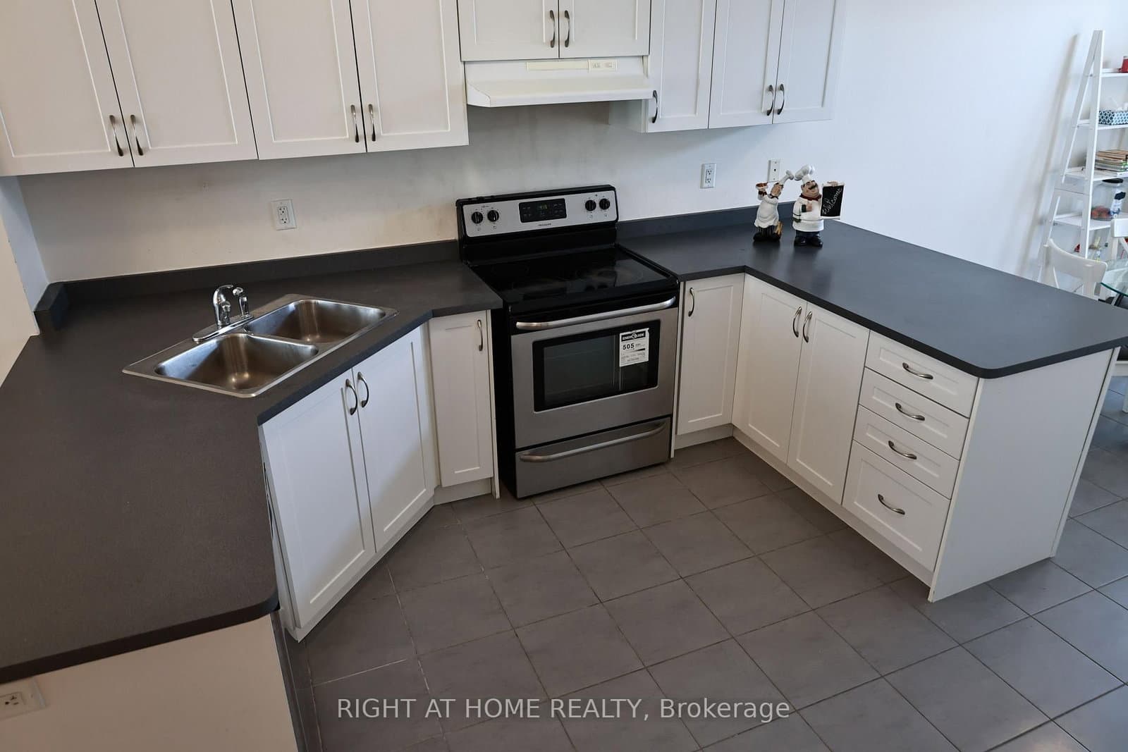 10971 Woodbine Avenue thumbnail 10