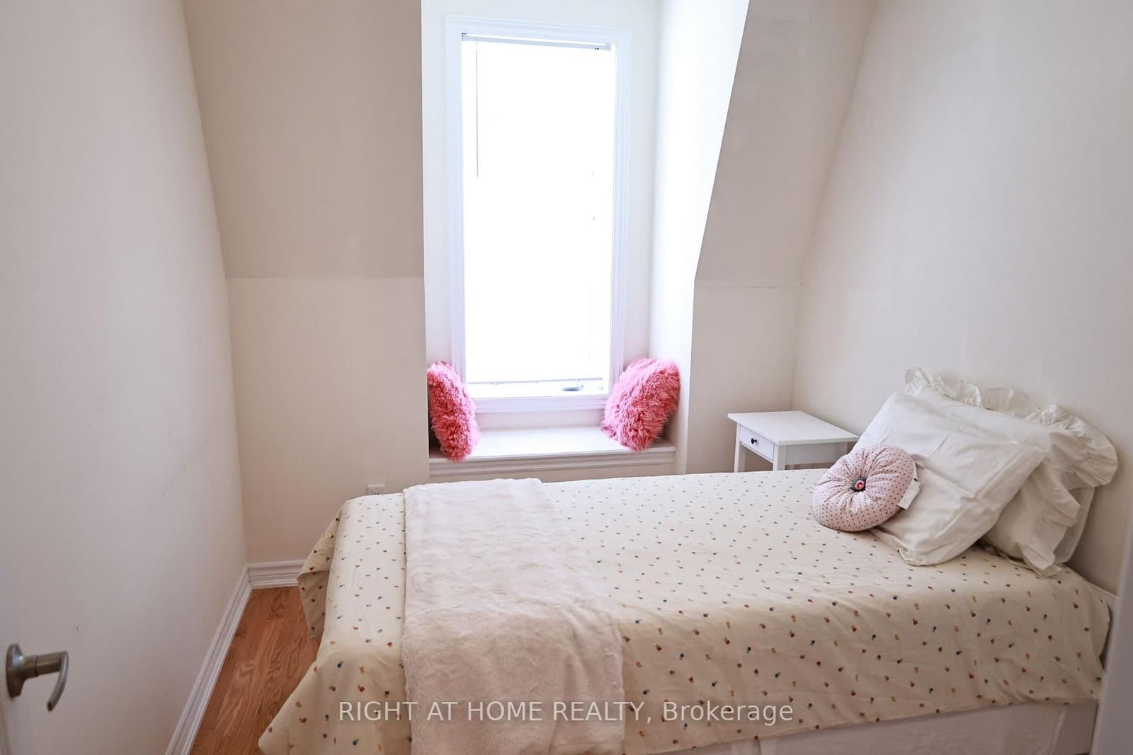 10971 Woodbine Avenue thumbnail 25
