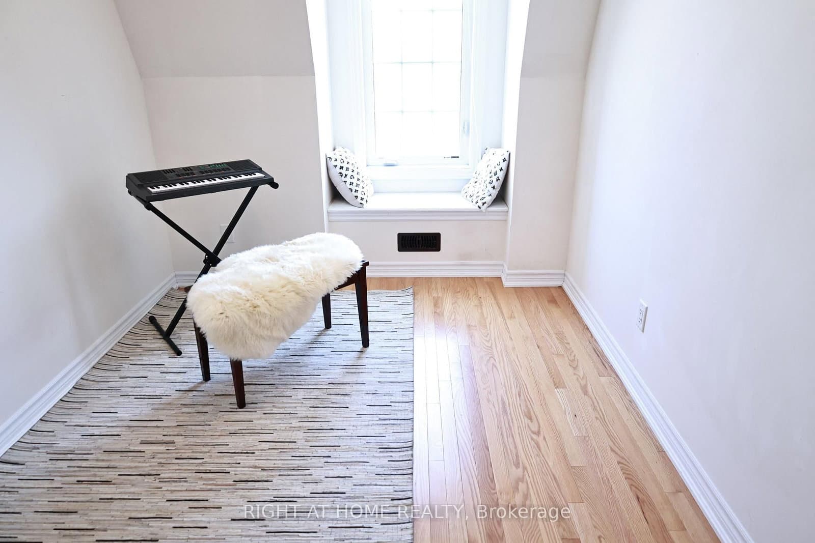10971 Woodbine Avenue thumbnail 26