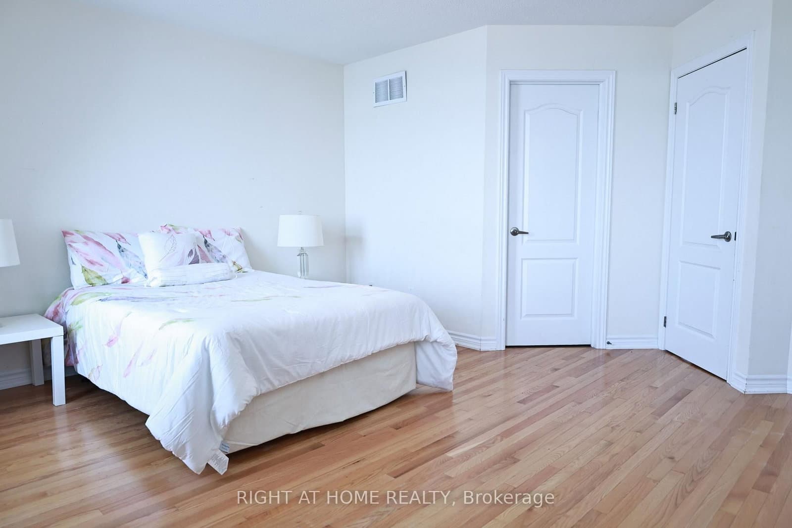 10971 Woodbine Avenue thumbnail 3