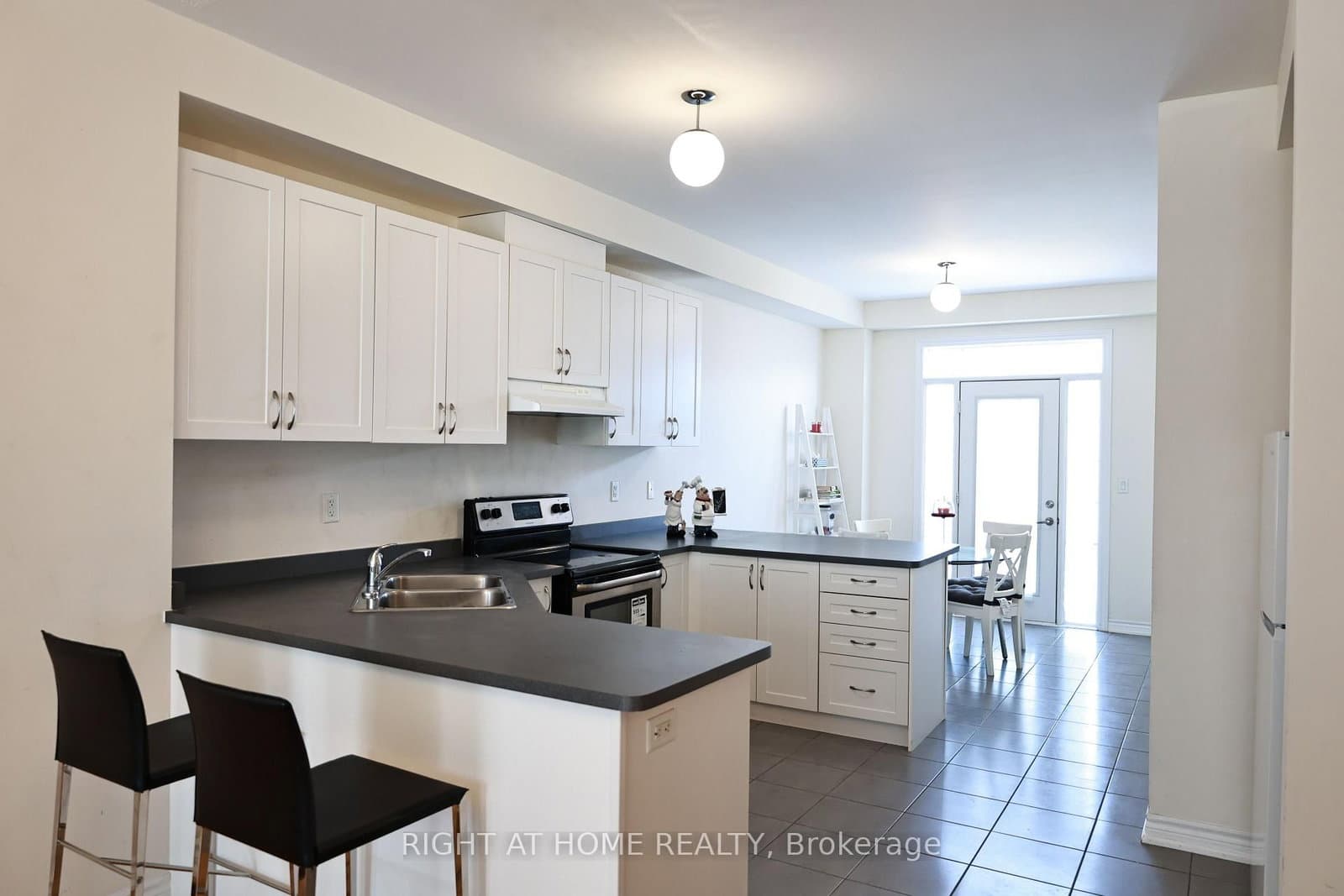 10971 Woodbine Avenue thumbnail 9