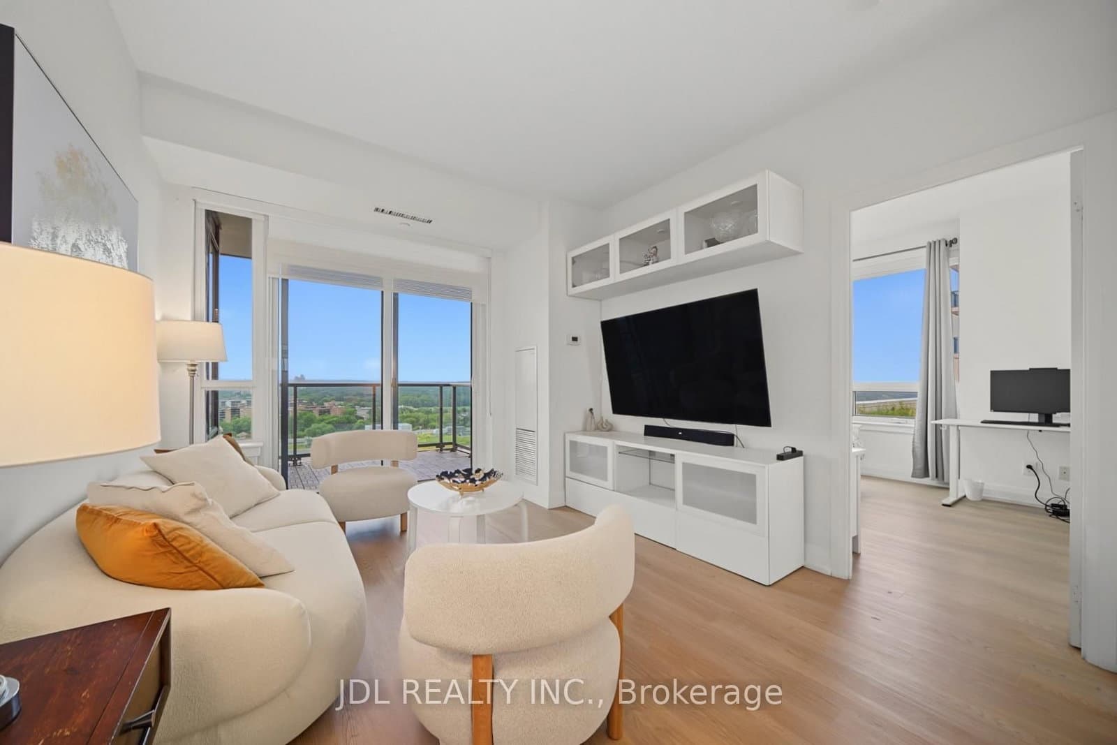 7165 Yonge Street, Unit 902 thumbnail 19