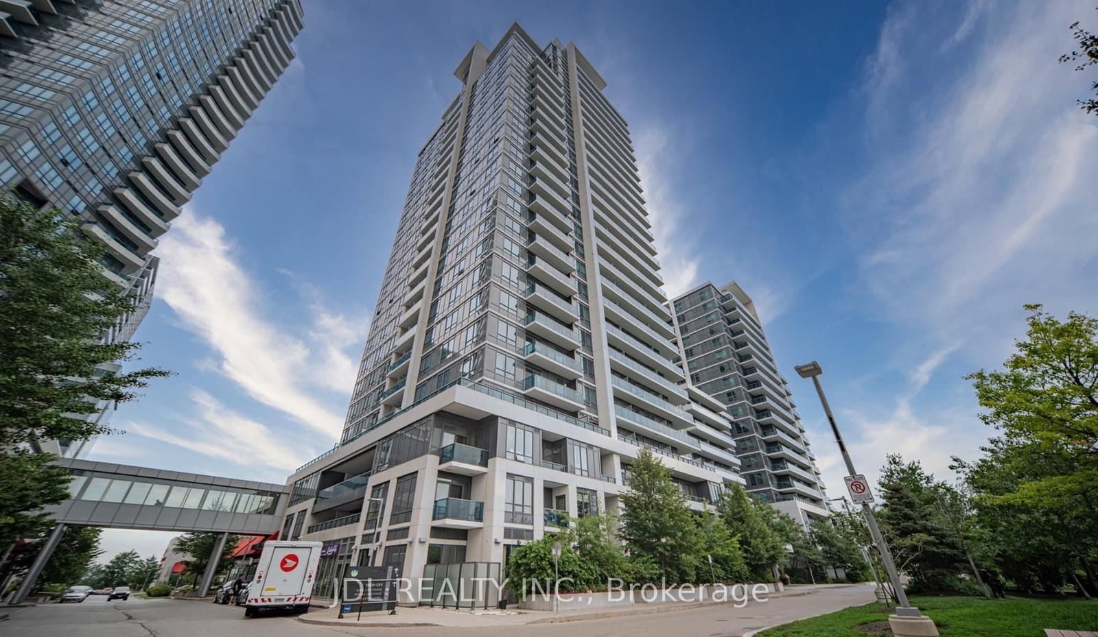 7165 Yonge Street, Unit 902 thumbnail 2