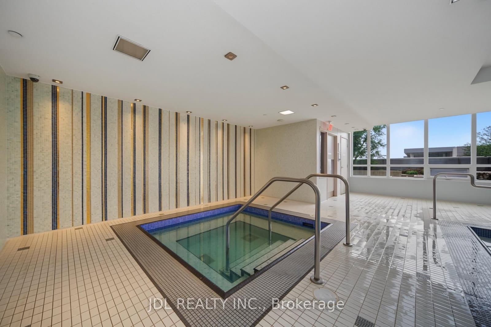 7165 Yonge Street, Unit 902 thumbnail 37