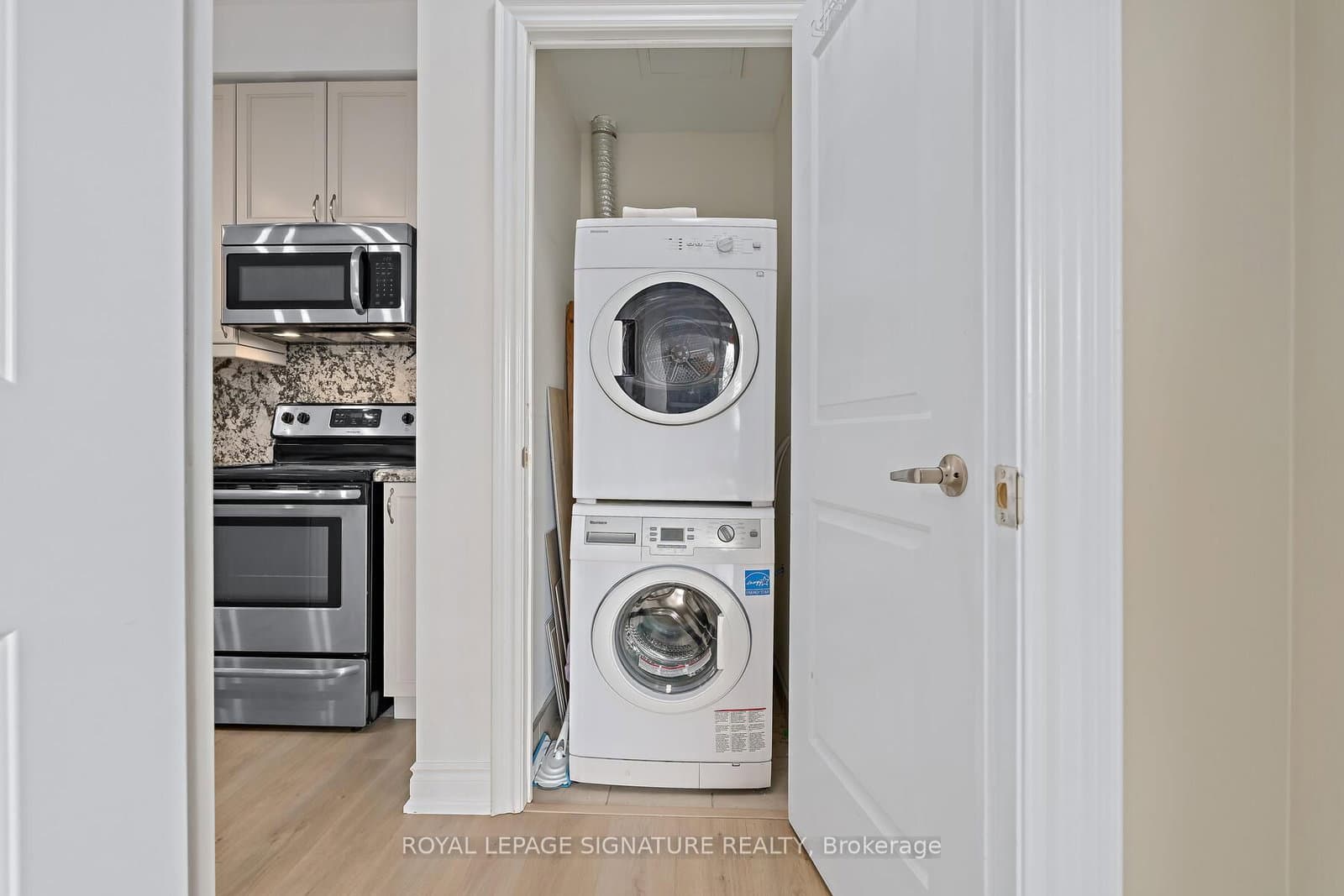 2396 Major Mackenzie Drive W, Unit 220 thumbnail 22