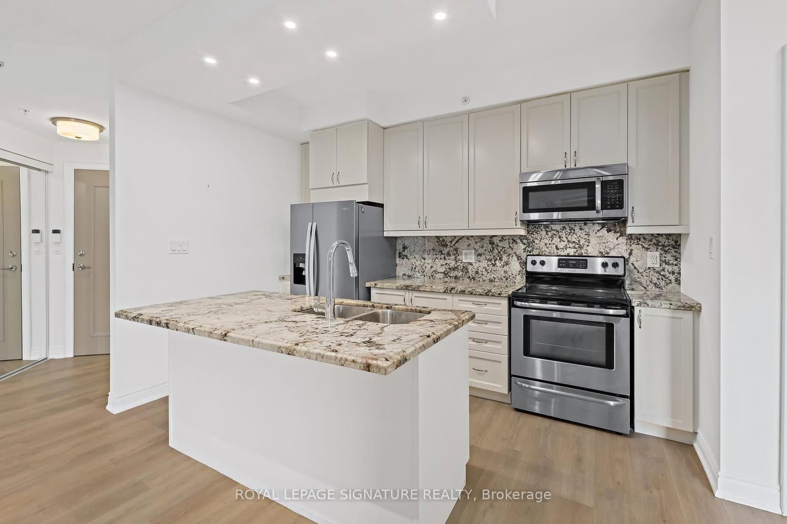 2396 Major Mackenzie Drive W, Unit 220 thumbnail 5