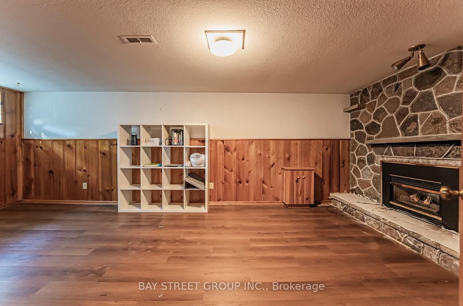 394 Centre Street E, Unit Lower thumbnail 7
