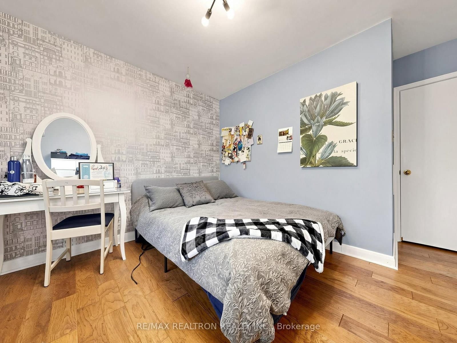 22 Longbridge Road thumbnail 17