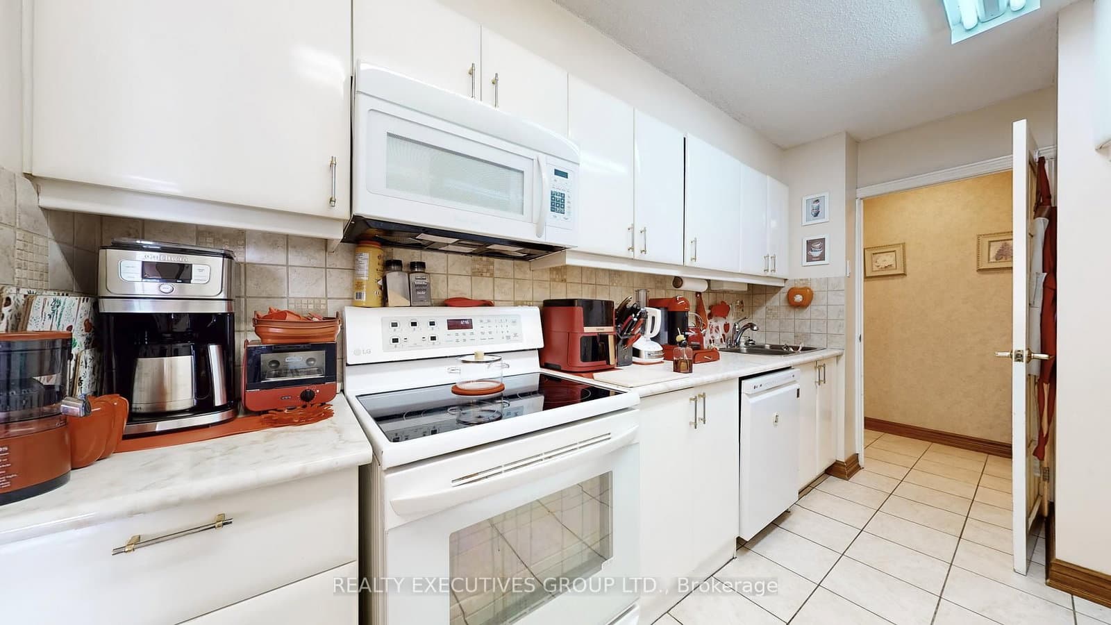 8111 Yonge Street, Unit 1403 thumbnail 7
