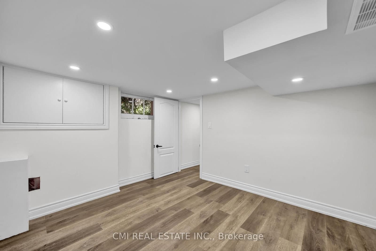 153 Clarence Street thumbnail 25