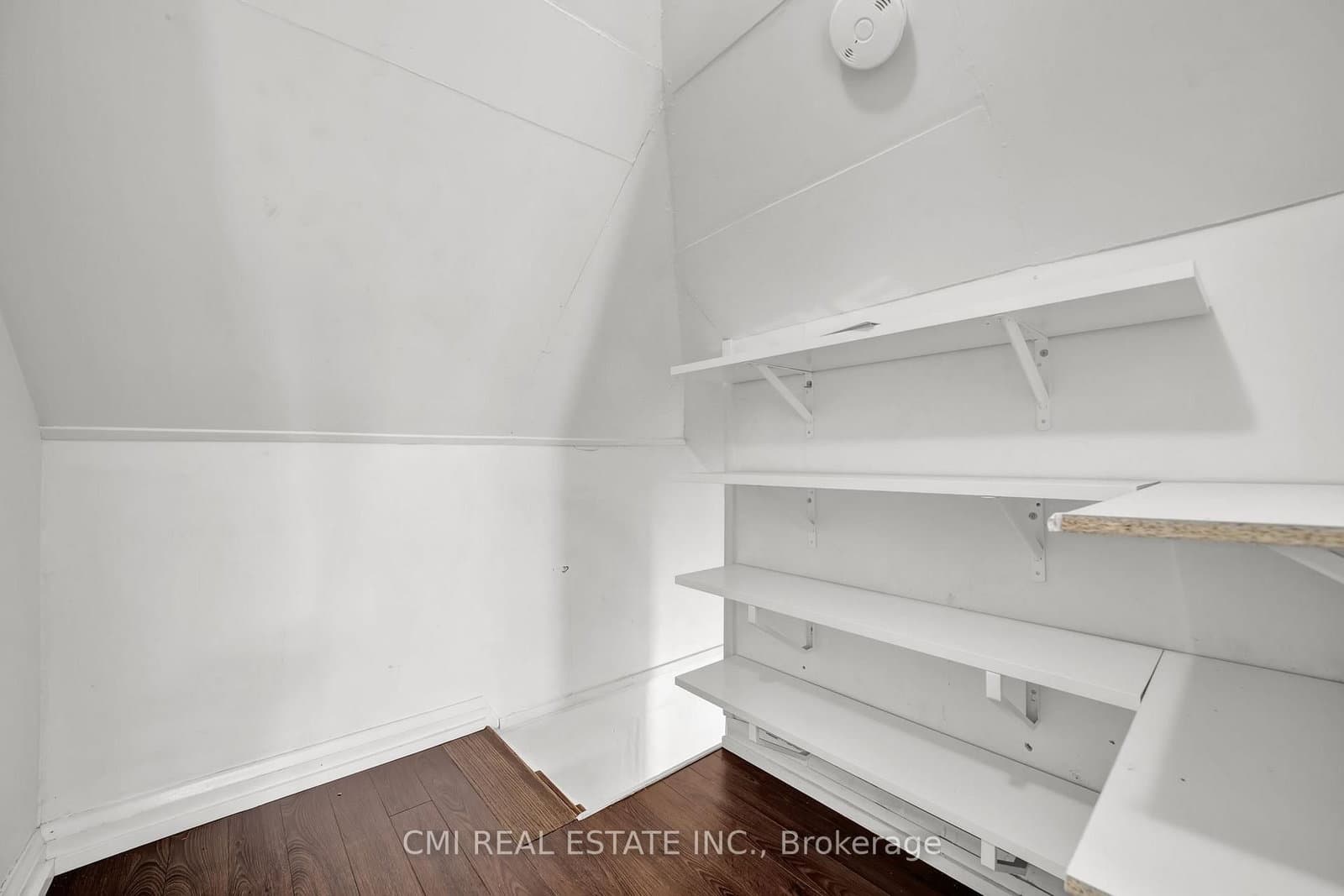153 Clarence Street thumbnail 37