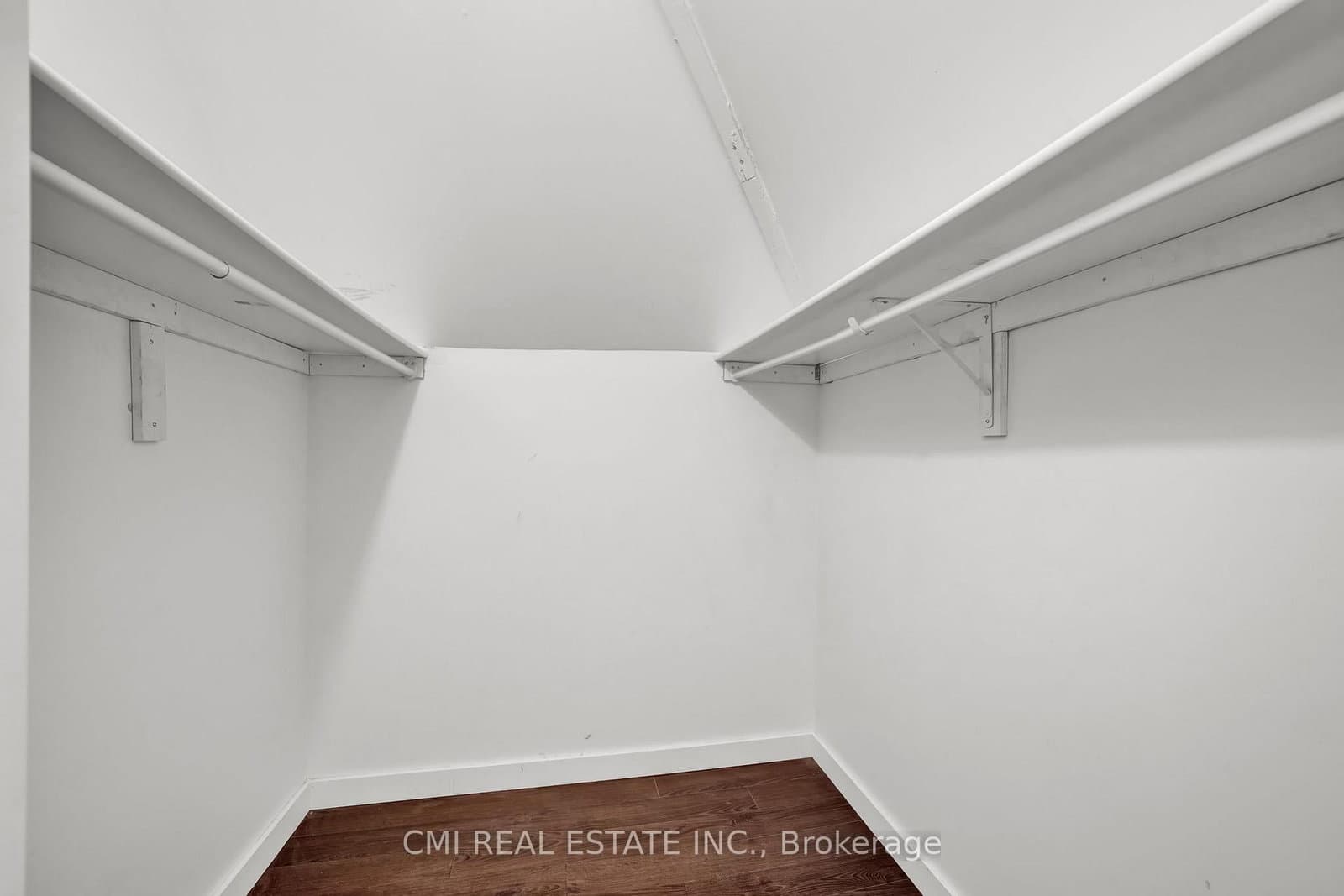 153 Clarence Street thumbnail 38