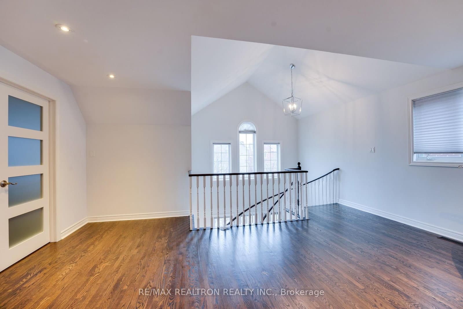 117 Theodore Place thumbnail 40