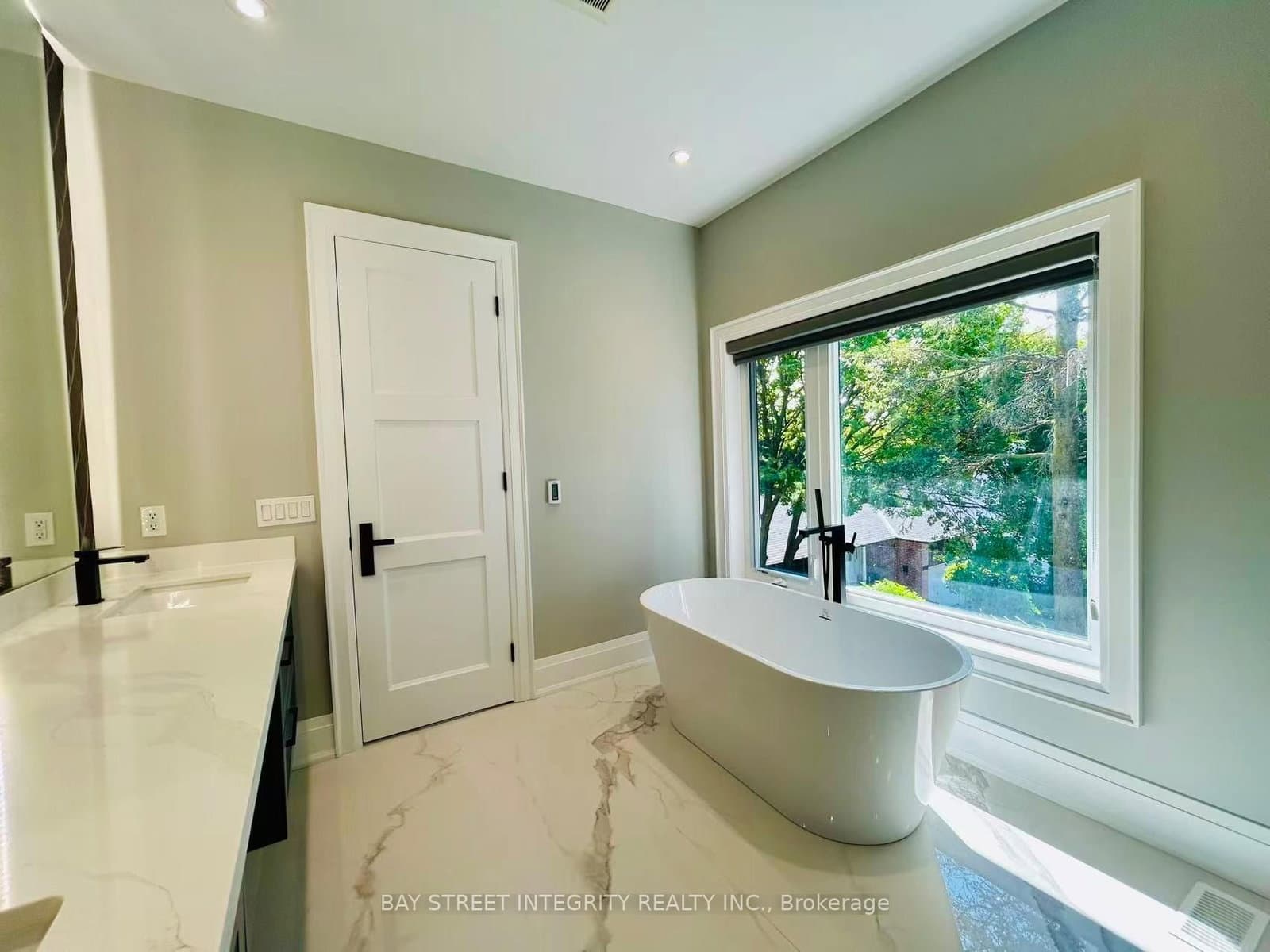 158 Elmwood Avenue thumbnail 26