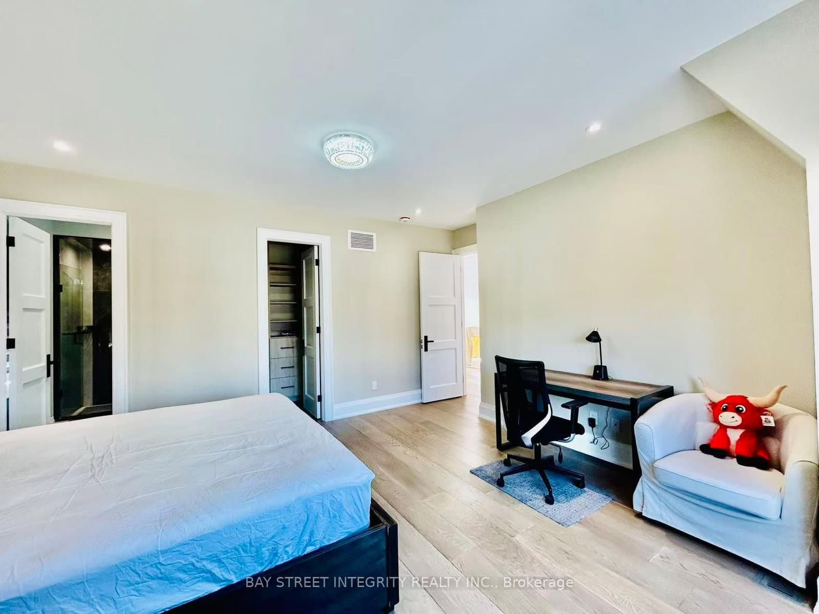 158 Elmwood Avenue thumbnail 28