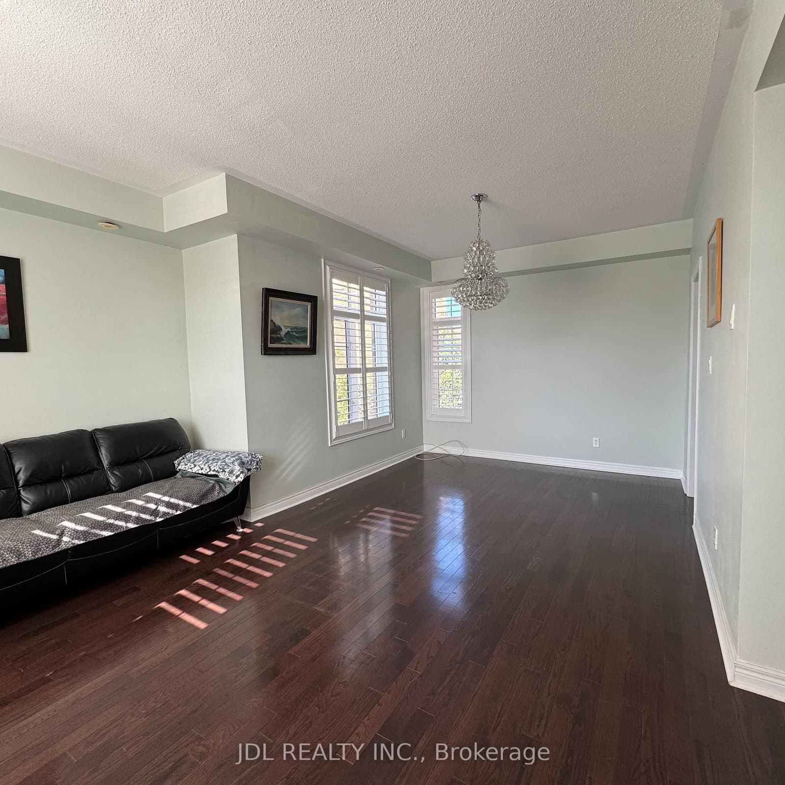 10 Greensborough Village Circle, Unit 27 thumbnail 10