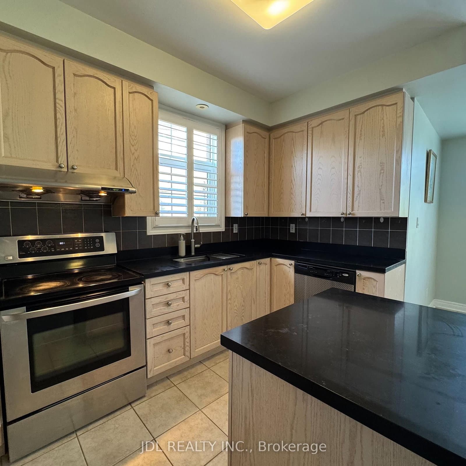 10 Greensborough Village Circle, Unit 27 thumbnail 15