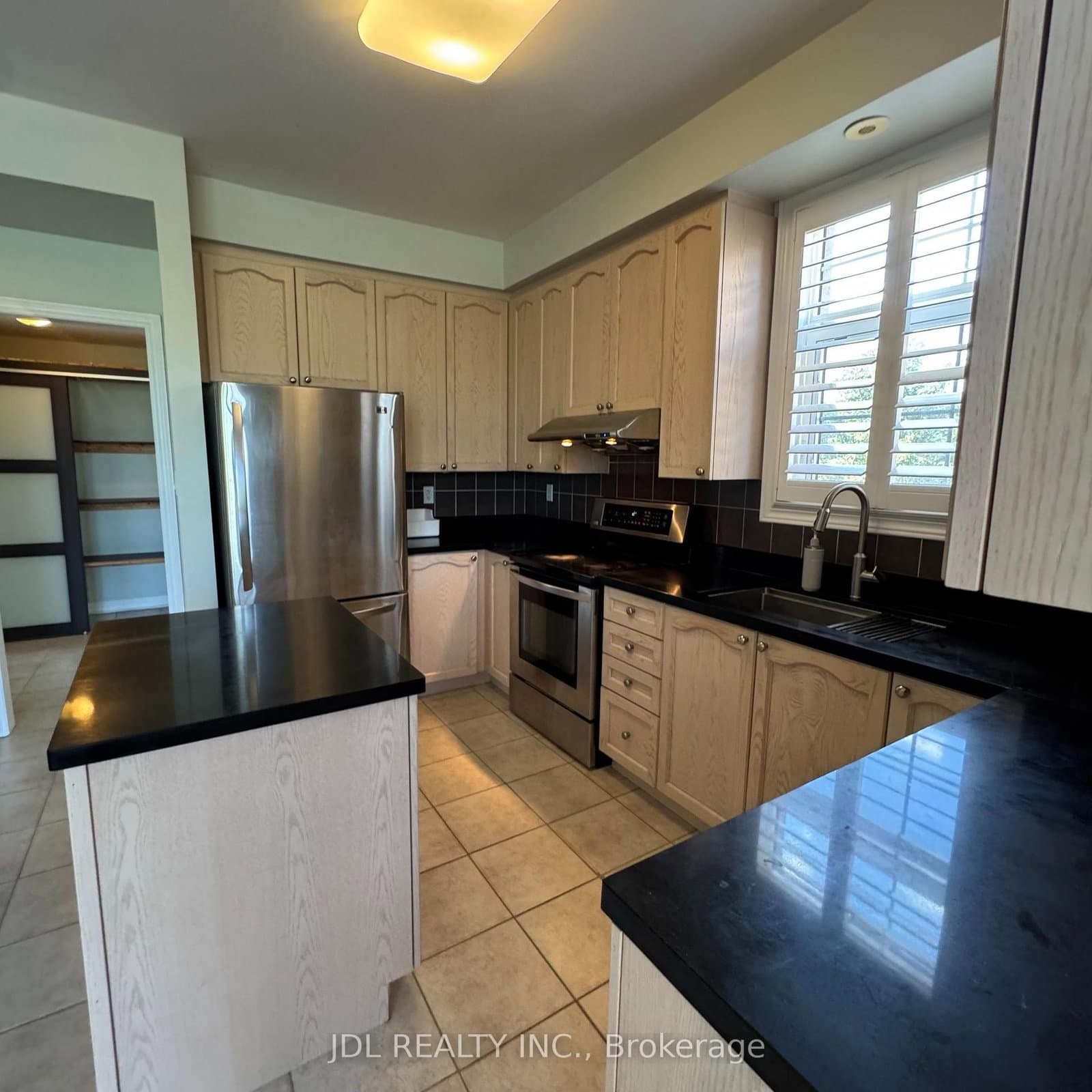 10 Greensborough Village Circle, Unit 27 thumbnail 16