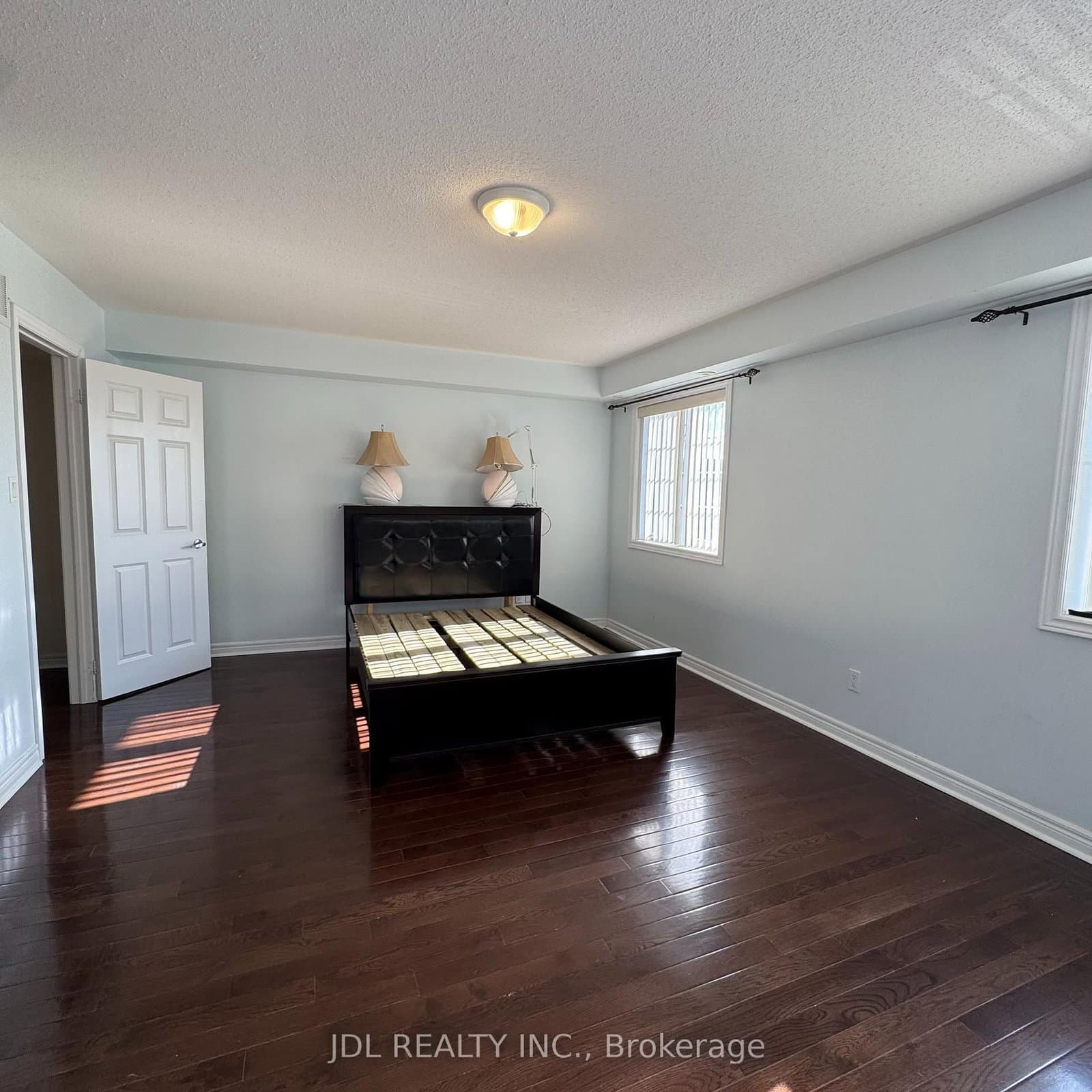 10 Greensborough Village Circle, Unit 27 thumbnail 18
