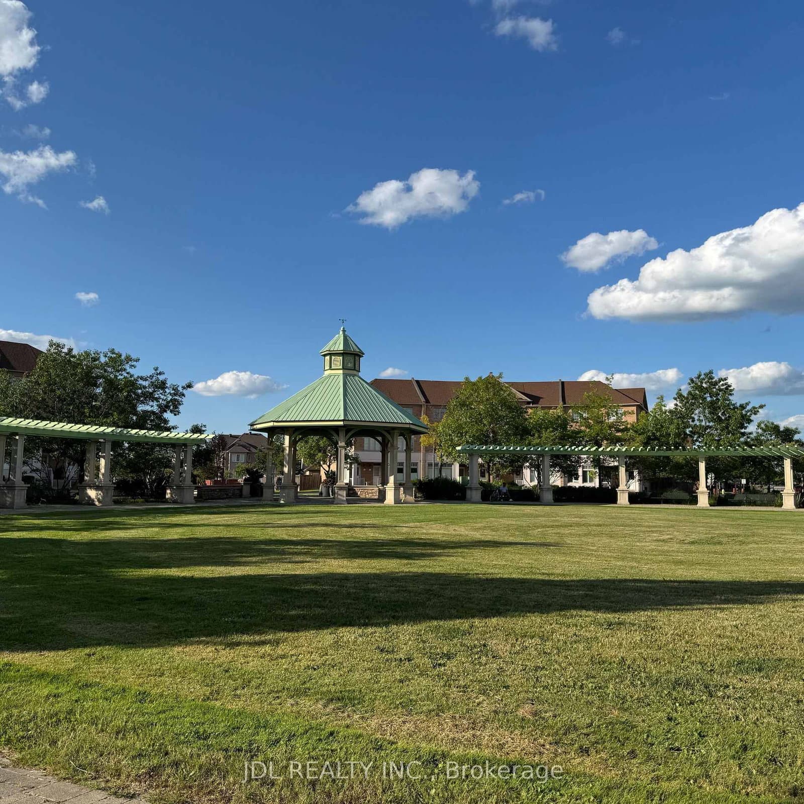 10 Greensborough Village Circle, Unit 27 thumbnail 28
