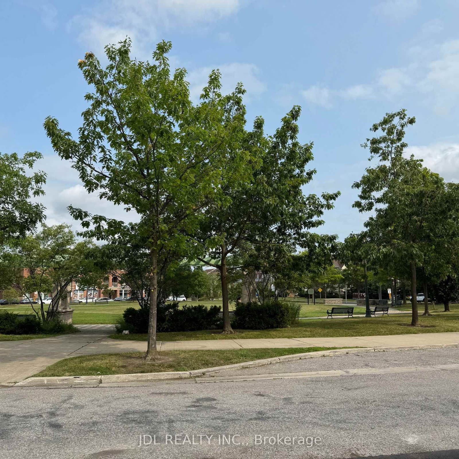 10 Greensborough Village Circle, Unit 27 thumbnail 30