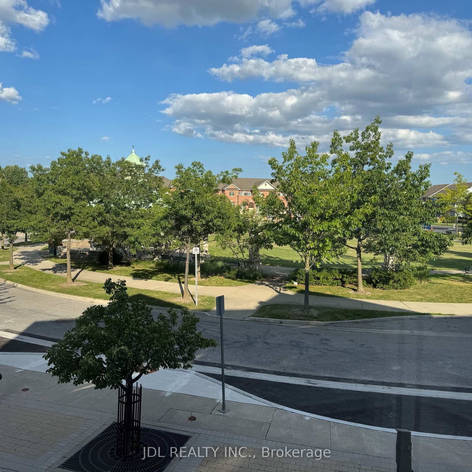 10 Greensborough Village Circle, Unit 27 thumbnail 6