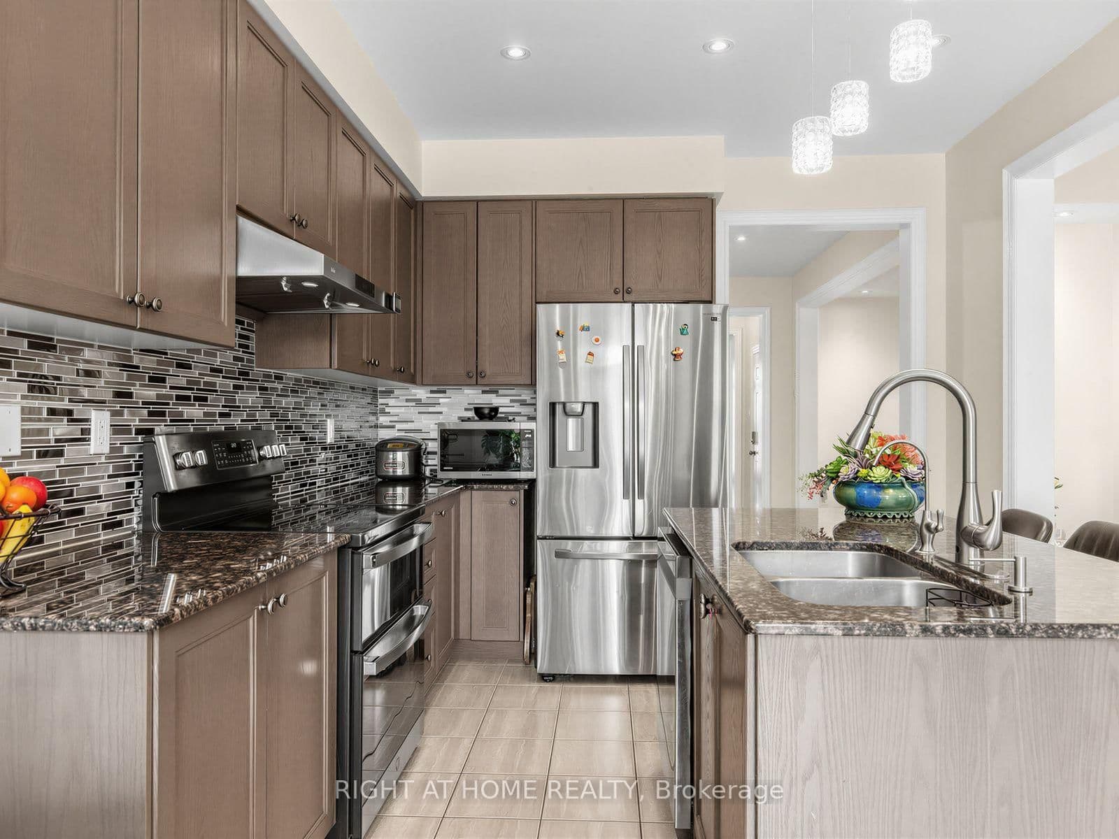 99 Richler Avenue thumbnail 15