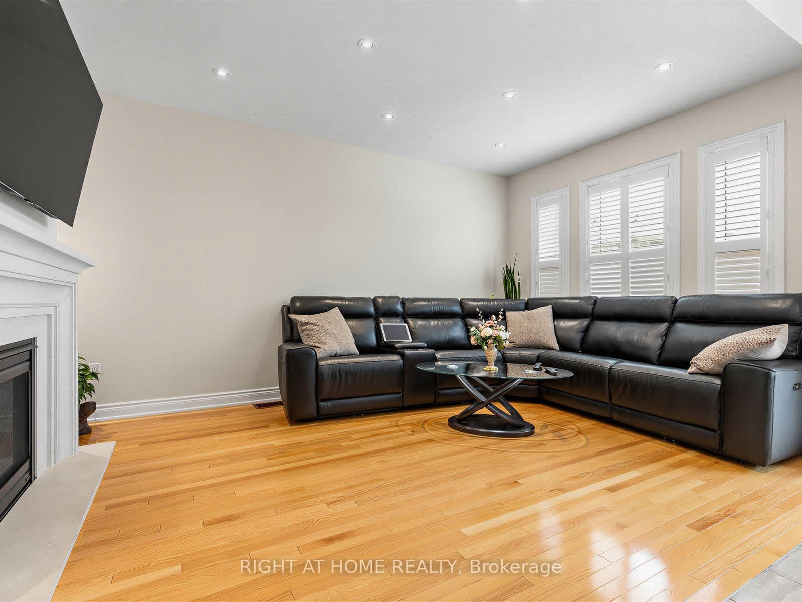 99 Richler Avenue thumbnail 17