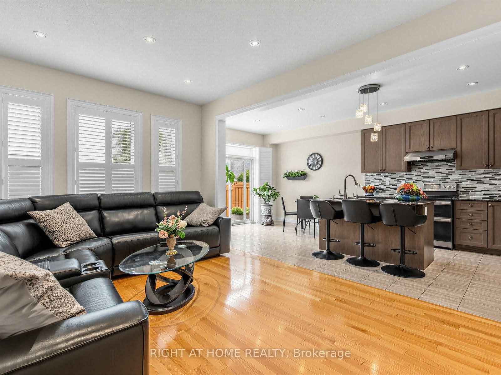99 Richler Avenue thumbnail 19