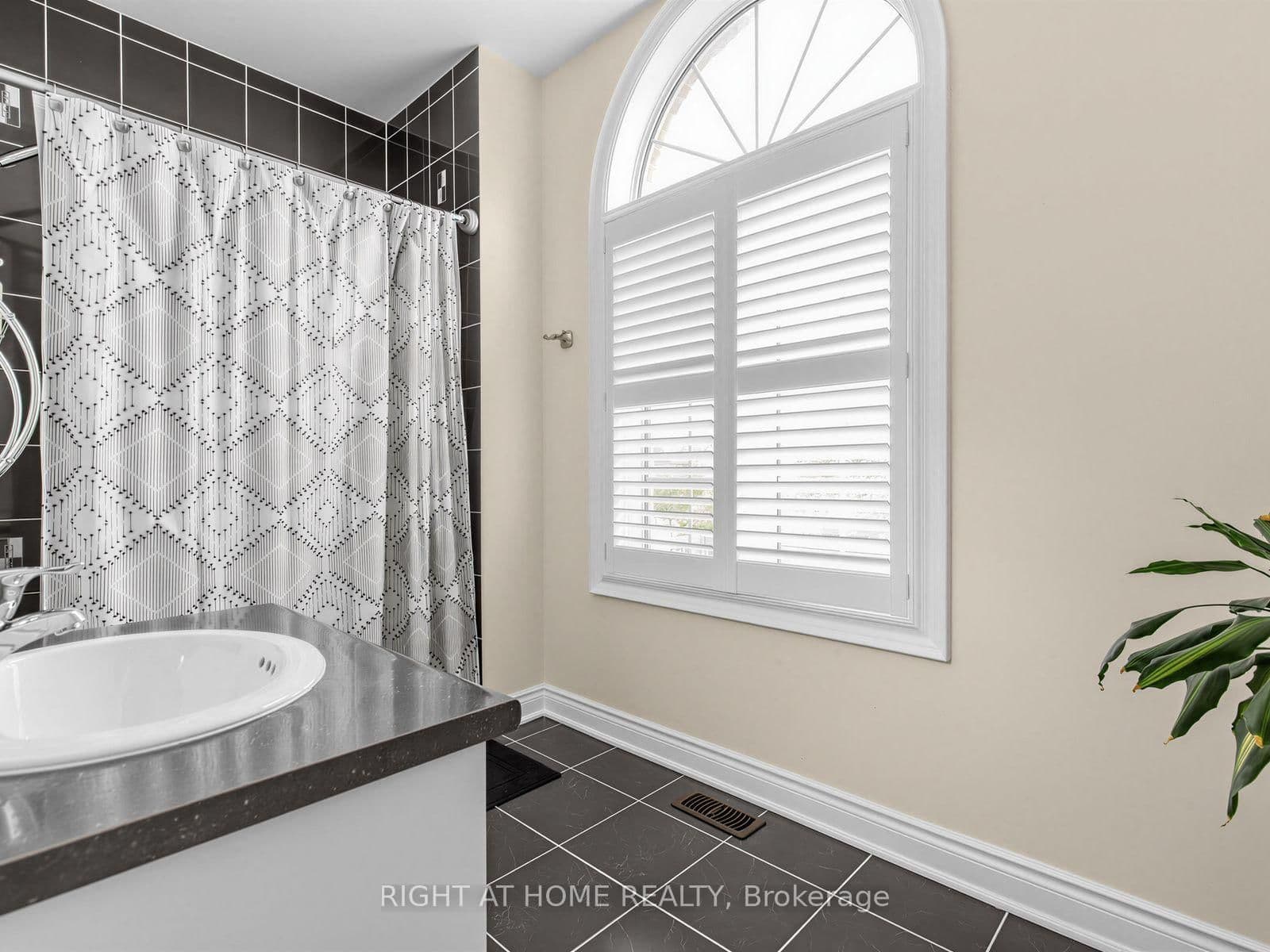 99 Richler Avenue thumbnail 22
