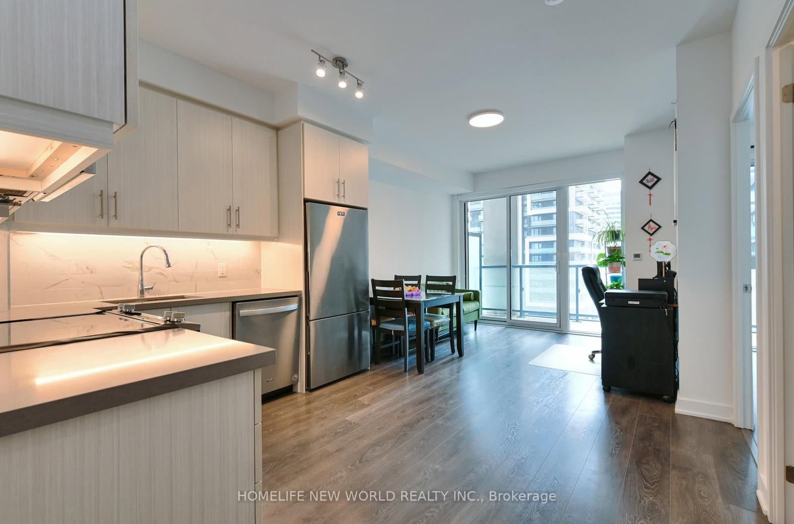 85 Oneida Crescent, Unit 811 thumbnail 4