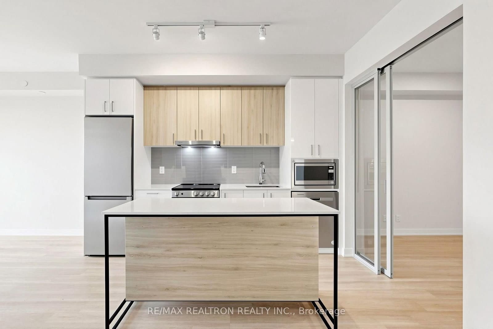 50 Upper Mall Way, Unit 1909 thumbnail 12
