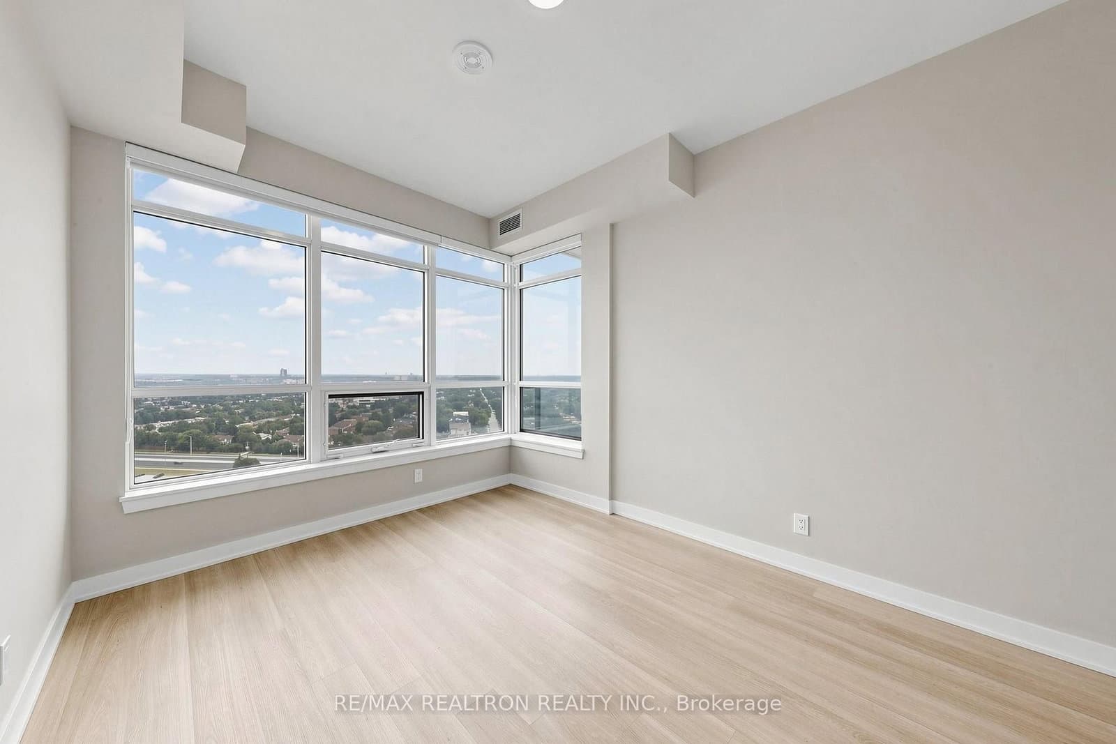 50 Upper Mall Way, Unit 1909 thumbnail 16