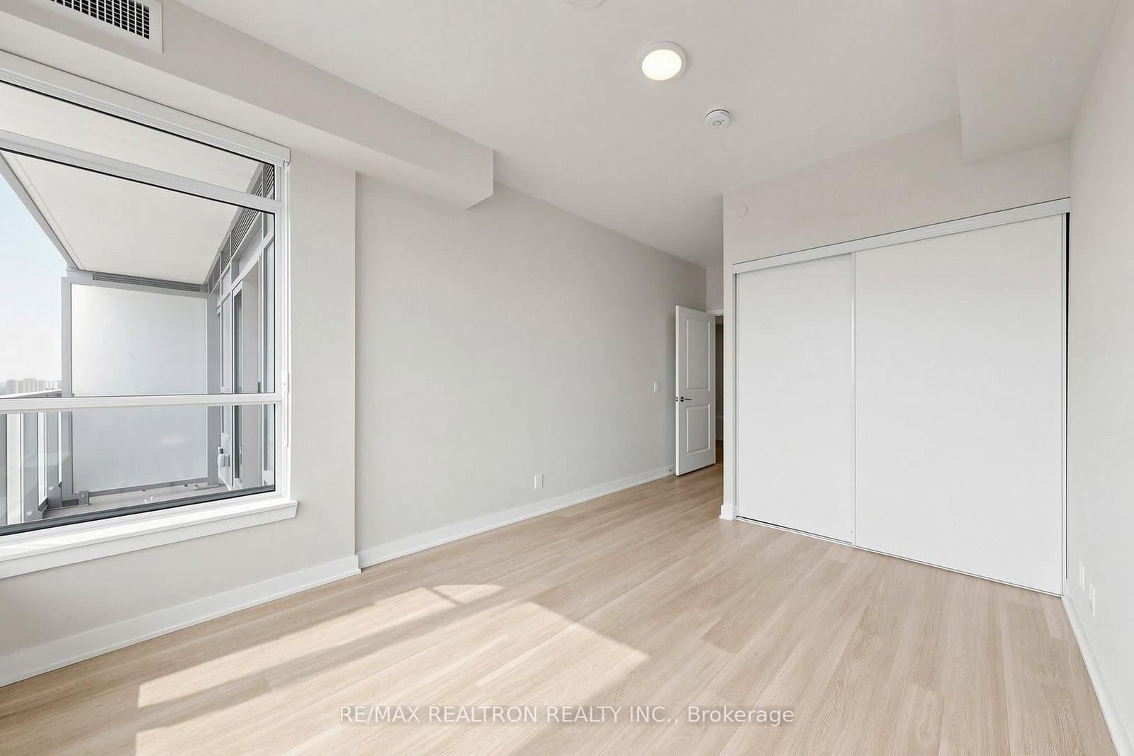 50 Upper Mall Way, Unit 1909 thumbnail 17