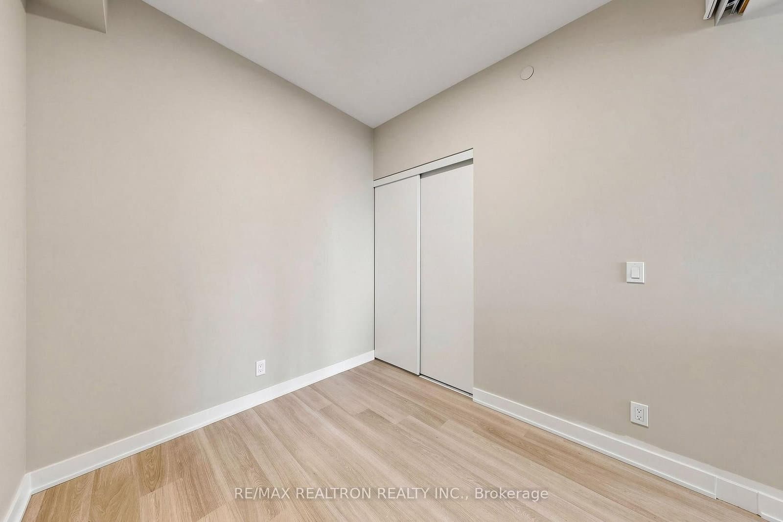 50 Upper Mall Way, Unit 1909 thumbnail 22