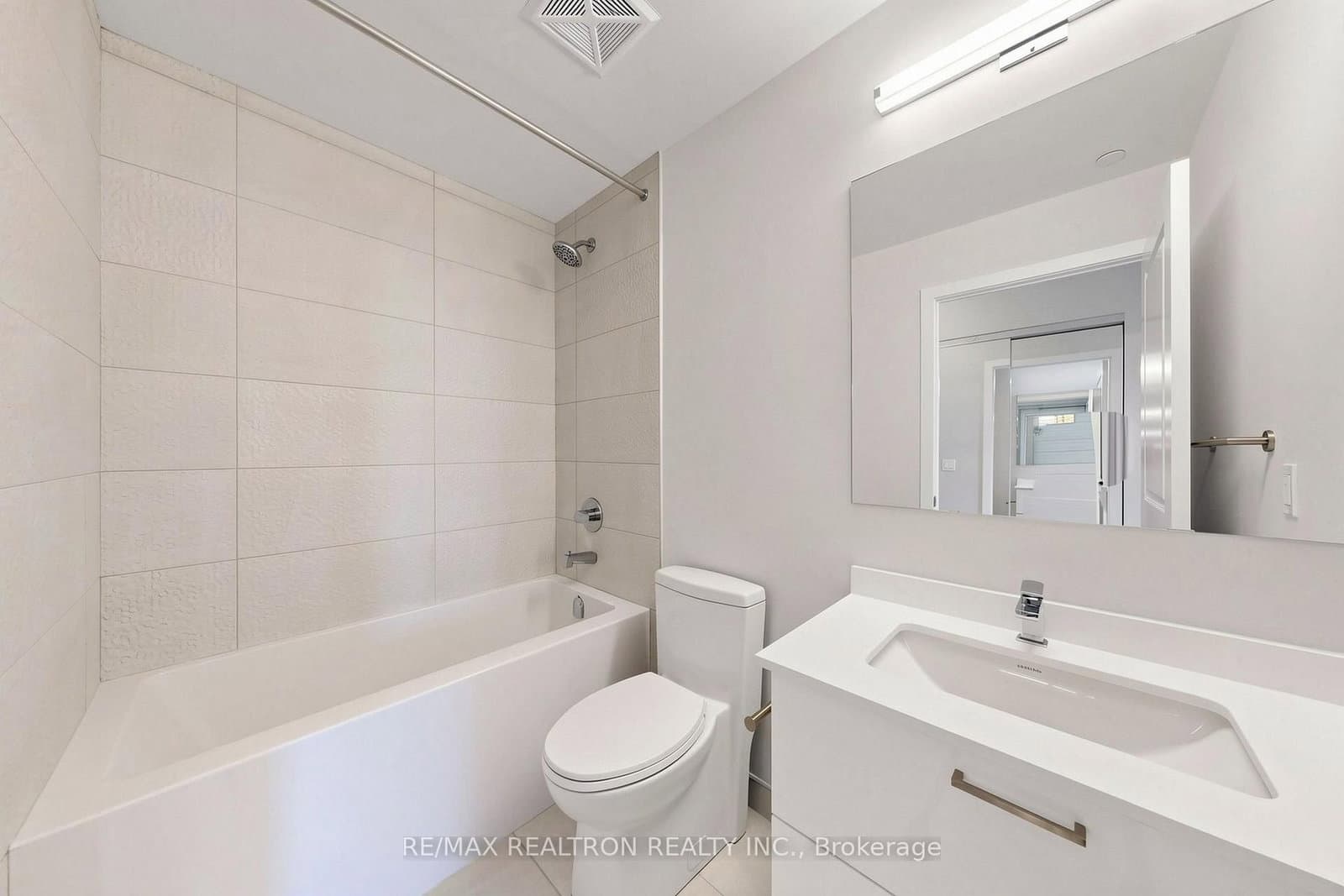 50 Upper Mall Way, Unit 1909 thumbnail 25