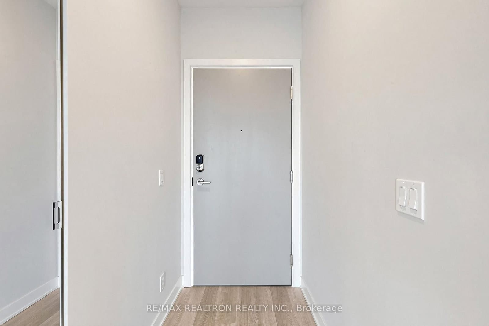 50 Upper Mall Way, Unit 1909 thumbnail 28