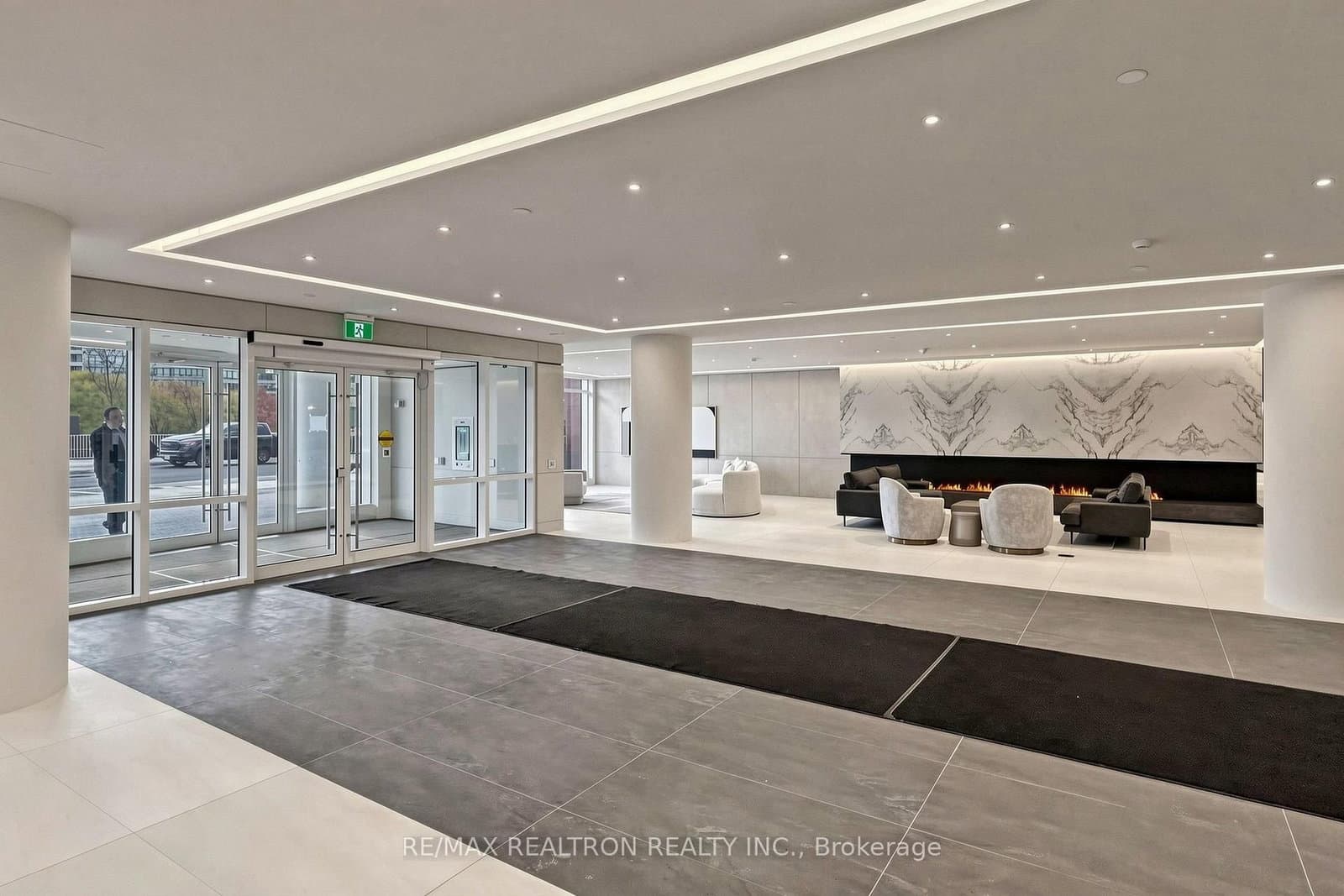 50 Upper Mall Way, Unit 1909 thumbnail 3