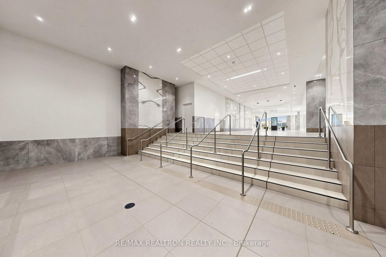 50 Upper Mall Way, Unit 1909 thumbnail 40