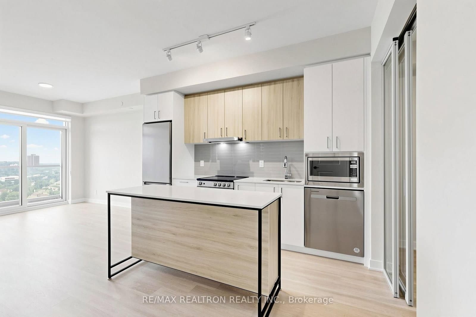 50 Upper Mall Way, Unit 1909 thumbnail 5