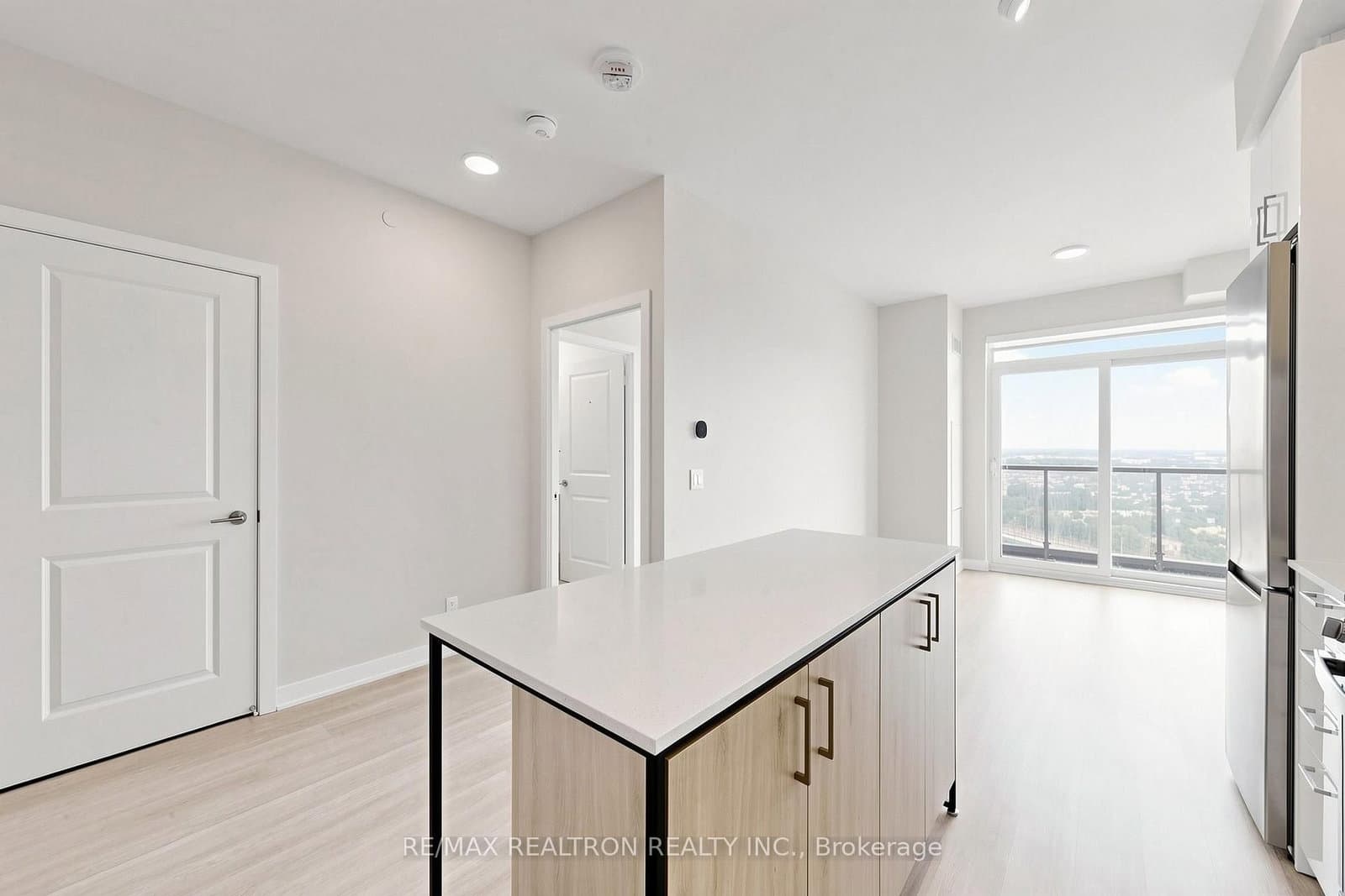 50 Upper Mall Way, Unit 1909 thumbnail 6
