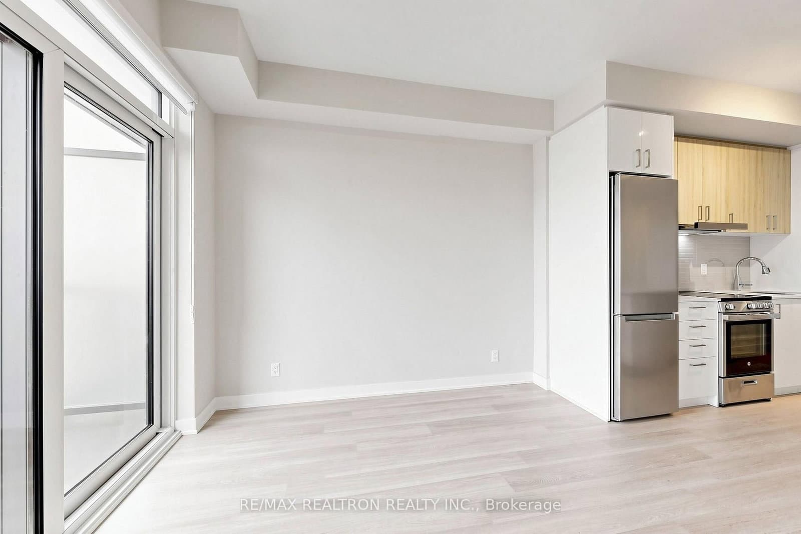 50 Upper Mall Way, Unit 1909 thumbnail 9