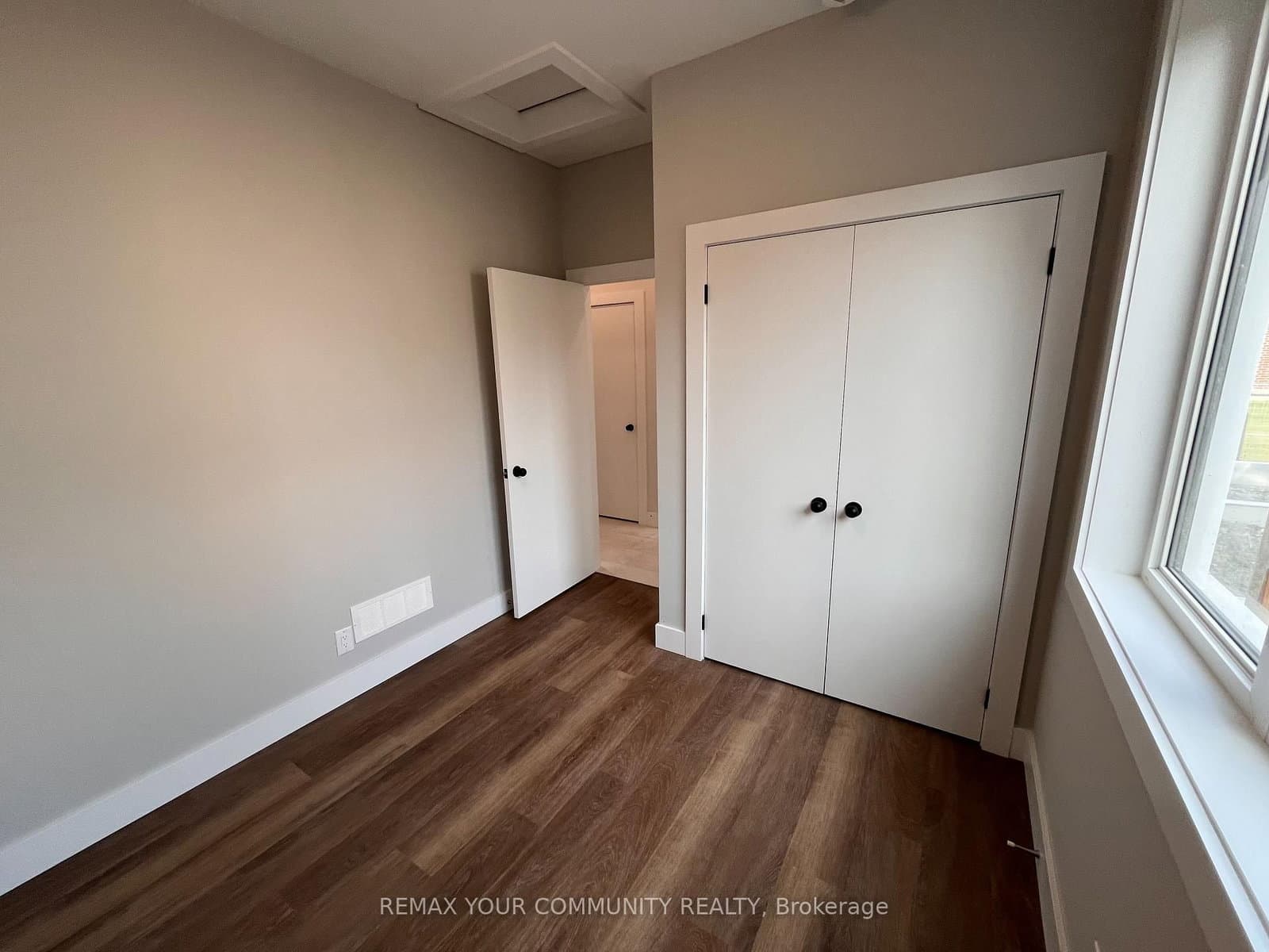 19 Cousins Drive, Unit 3 thumbnail 5
